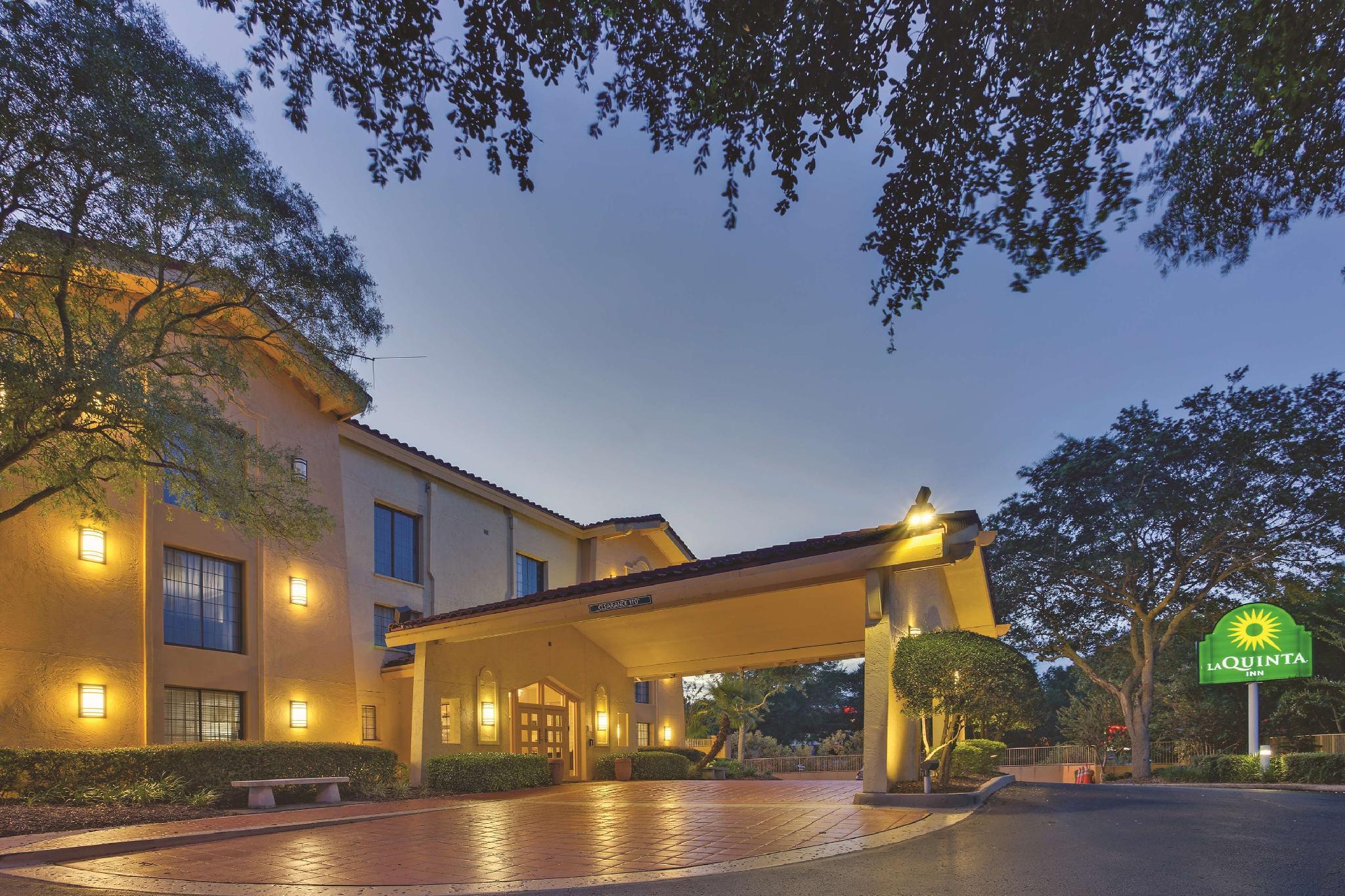 Days Inn By Wyndham Gainesville Florida Exterior photo